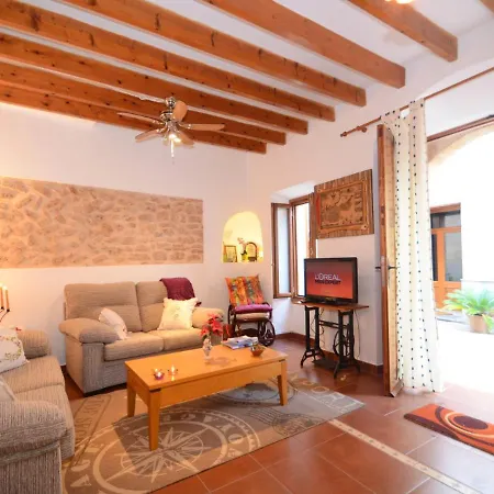 Sant Vicenc, Amazing House In For 6 Holiday home