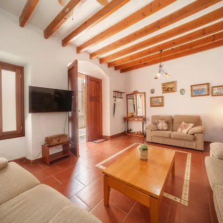 Sant Vicenc, Amazing House In For 6 Holiday home