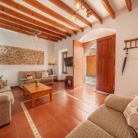 Sant Vicenc, Amazing House In For 6 Holiday home *